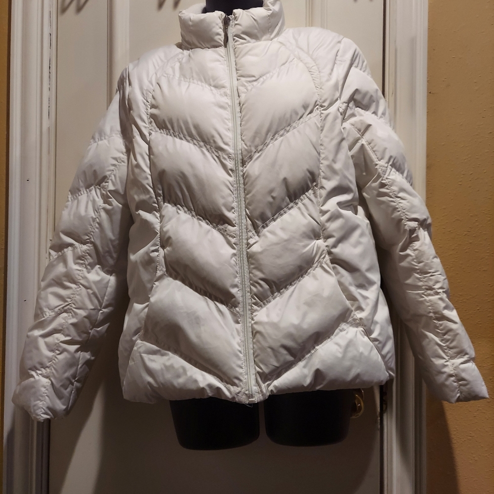 Lady's 🤷Athletic Works Chevron white jacket